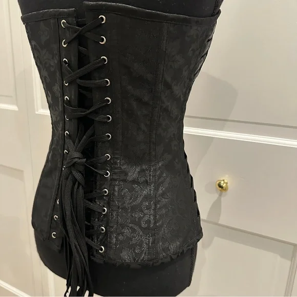 NWT Black and Red Lace Corset Top - Picture 4 of 10